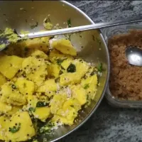 Snapdishの料理写真:Dhoklas and Sweet Poha|Kavita Balaさん