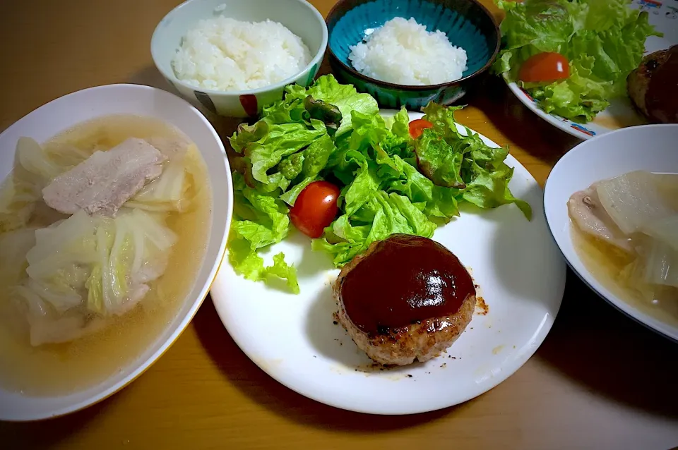 ハンバーグー(><)と頂き物の白菜と豚バラのトロトロ煮_( ˙-˙ )_|ひーちゃんさん