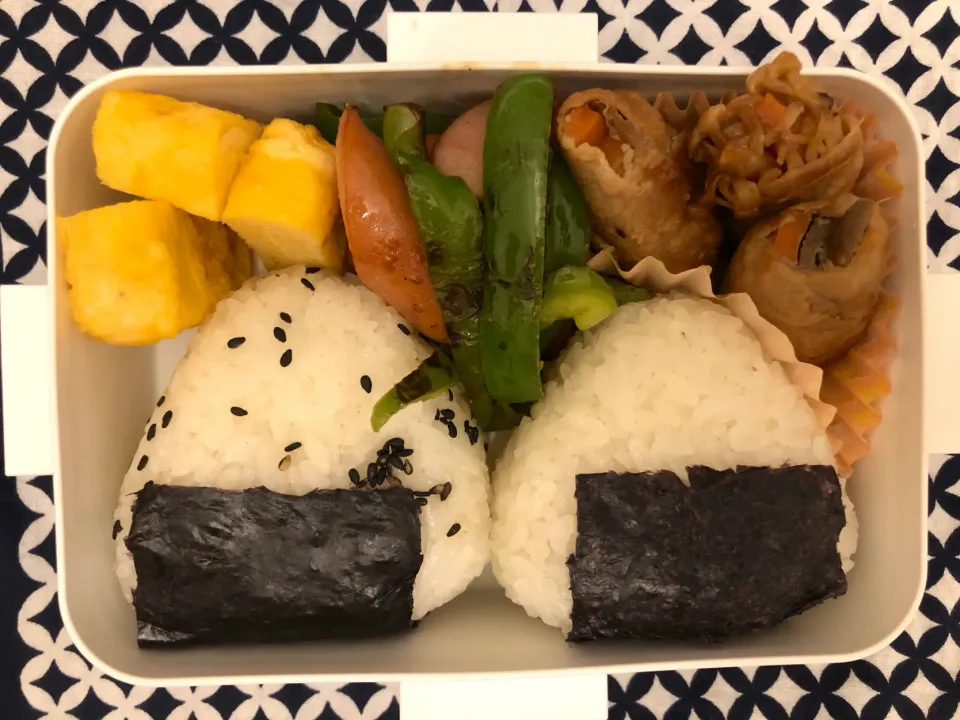 Snapdishの料理写真:おにぎり弁当|freeさん