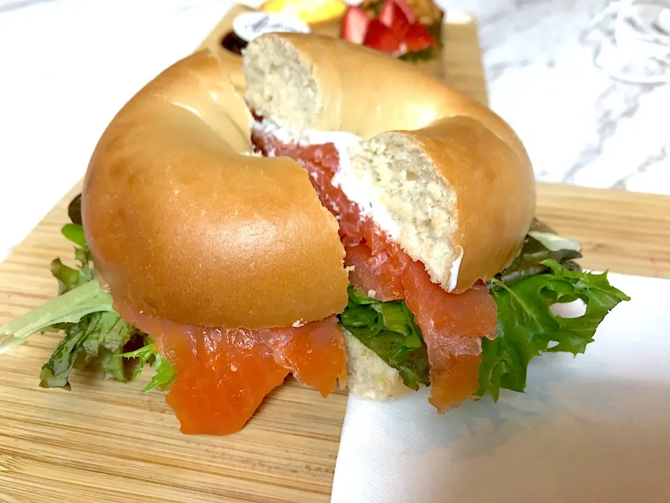 Smoked salmon bagel|Sky Blueさん