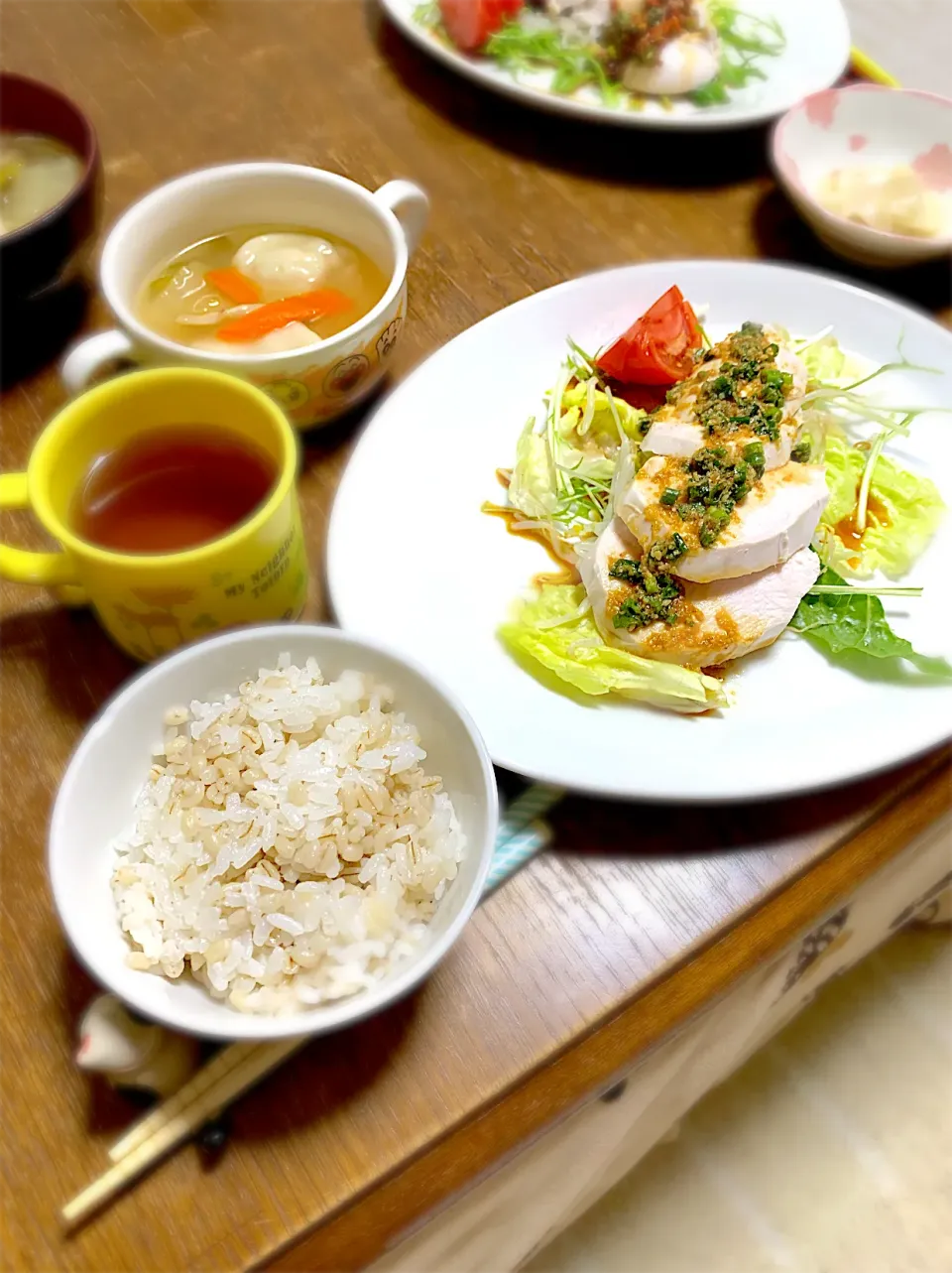 よだれ鶏・餃子スープ・もち麦ご飯|ちびろ菌さん