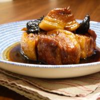 プルーンとメープルシロップで豚の角煮