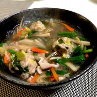 残った餃子の具材で野菜スープ