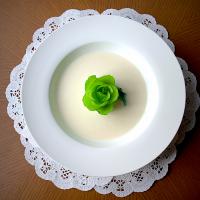 sophia.kamさんの料理 豆乳スープとちんげん菜の薔薇