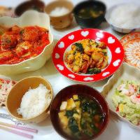 夕食(^ー^)
煮込みハンバーグ
ホタテとブロッコリーのコーンバター焼き
海老とポテトのアボカドディップサラダ
お味噌汁(ほうれん草、豆腐)