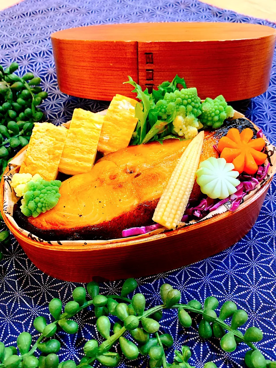 かれいの照焼きのっけ弁当✴︎                            竹輪の磯辺揚げ隠れてます♬|あやみんさん