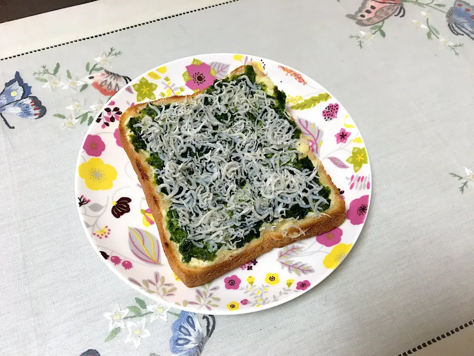 地元の物で♡青海苔しらすトースト|みよさん