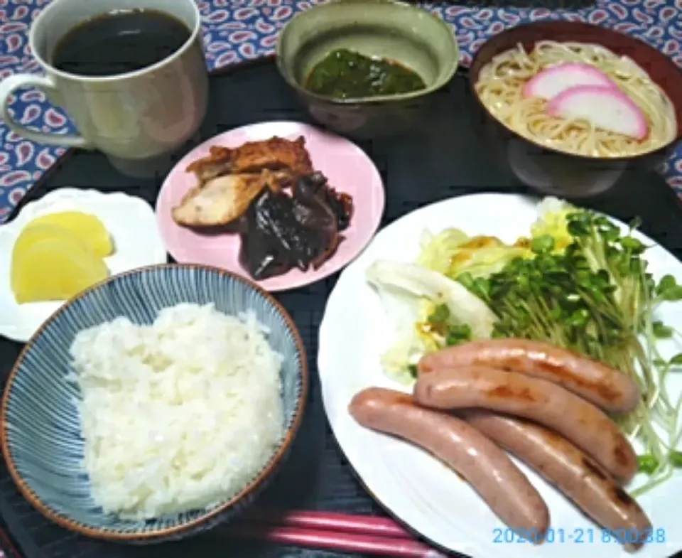 よねばーばの朝ごはん
ウインナーソーセージ
うどん
めかぶポン酢で
たくわん、ご飯、コーヒー|yoneばーばさん