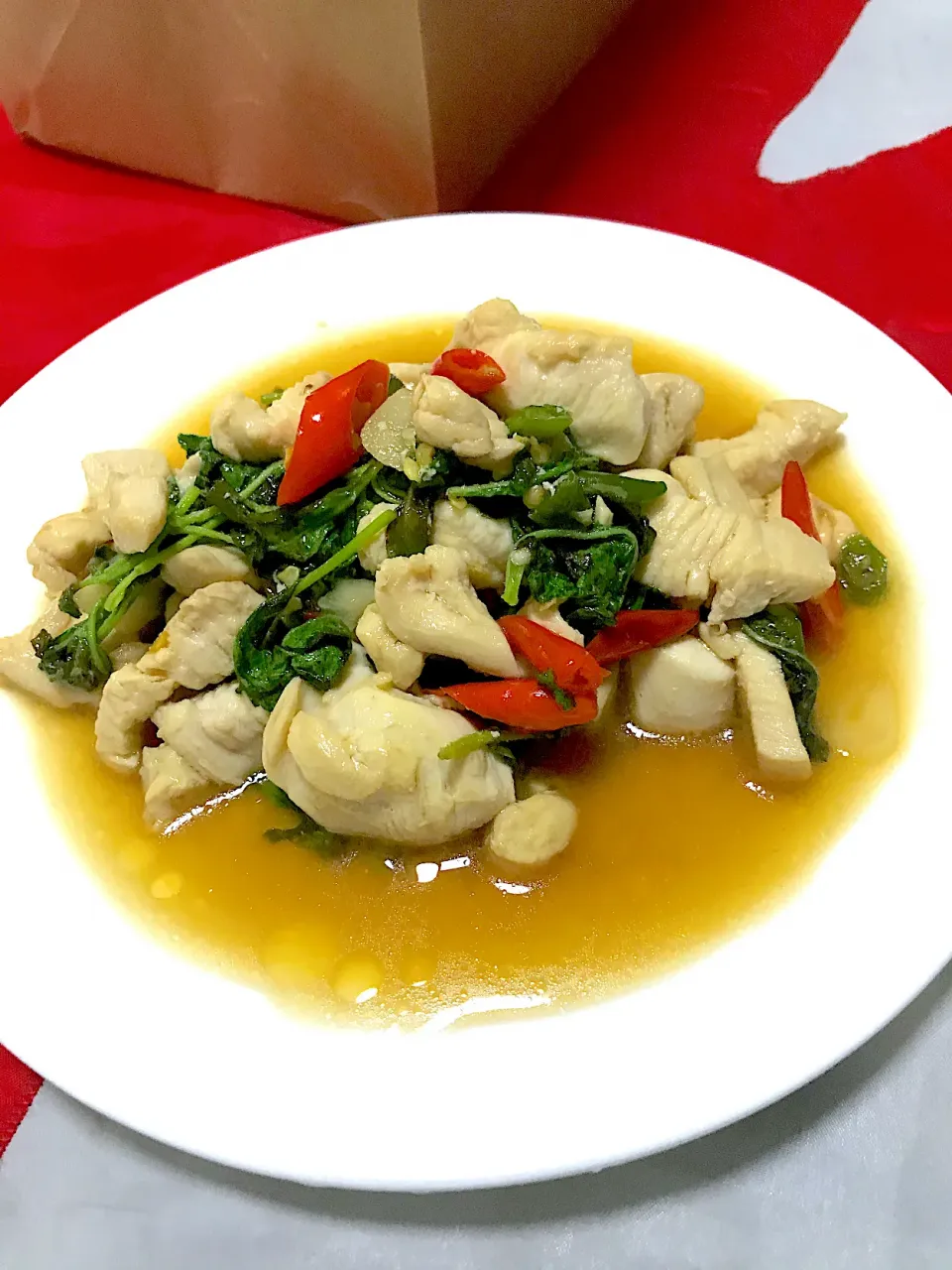 Stir fried chicken with basil|Phloiphatchaさん