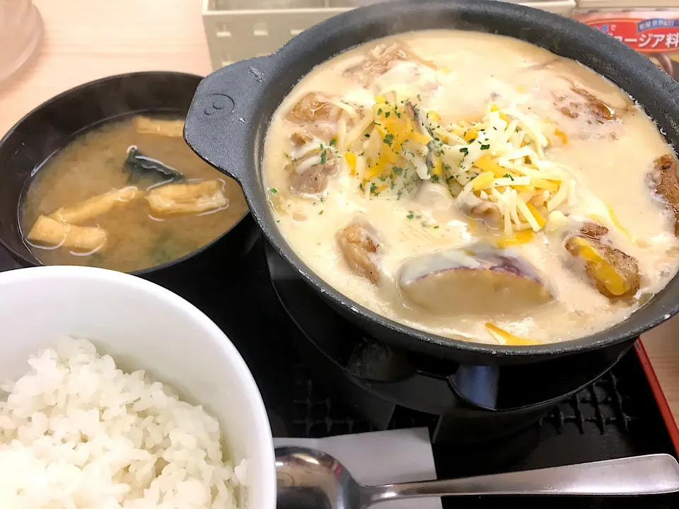 Snapdishの料理写真:シュクメルリ鍋定食|マハロ菊池さん