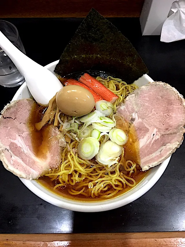 Snapdishの料理写真:上品なラーメン
@一条流がんこラーメン総本家|morimi32さん