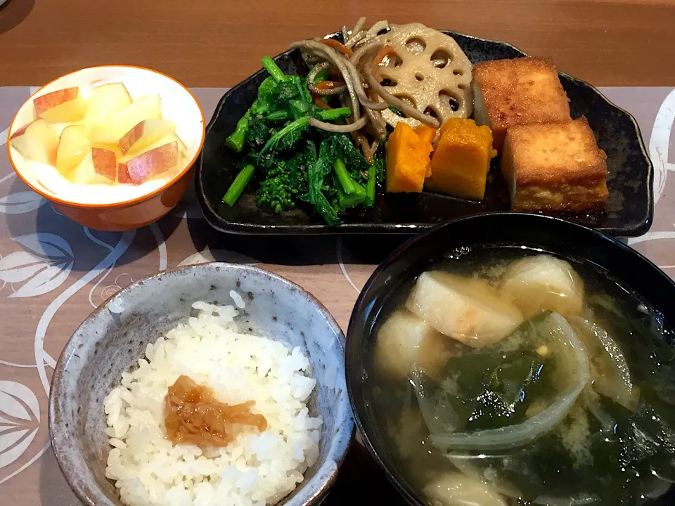 朝ごはん
絹揚げの照り焼き、菜の花おひたし、レンコンきんぴら、きんぴらゴボウ、かぼちゃの煮物、白米、ナメタケ、玉ねぎとワカメと麩の味噌汁、りんご添えヨーグルト|かよちゃんさん