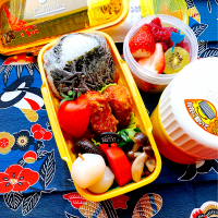 #おむすび弁当　#ロールキャベツ　#温かいお弁当　#お父さん弁当