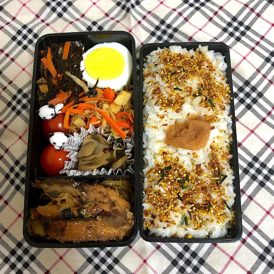 2020/1/22
鰯🐟の蒲焼き
ゆで卵
ひじき煮
人参🥕とえのき茸のおかか炒め
マッシュルームマリネ
アイコトマト🍅|aichanさん