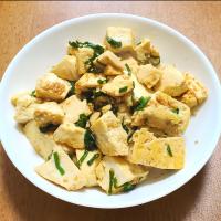 堅豆腐とネギの煎り豆腐