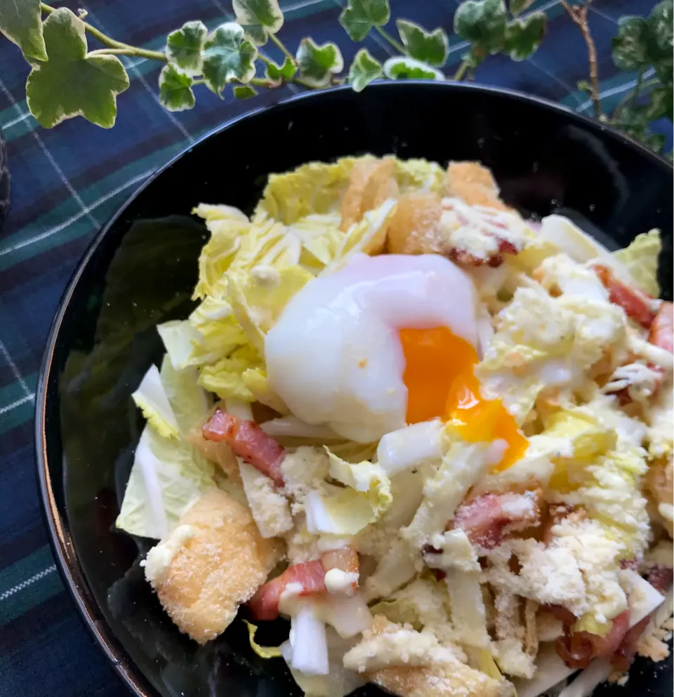 Snapdishの料理写真:🥬グルテンフリー♬焼油揚げで白菜とりんご🍎の　和風　柚子胡椒　シーザーサラダ🥗|Hollyさん