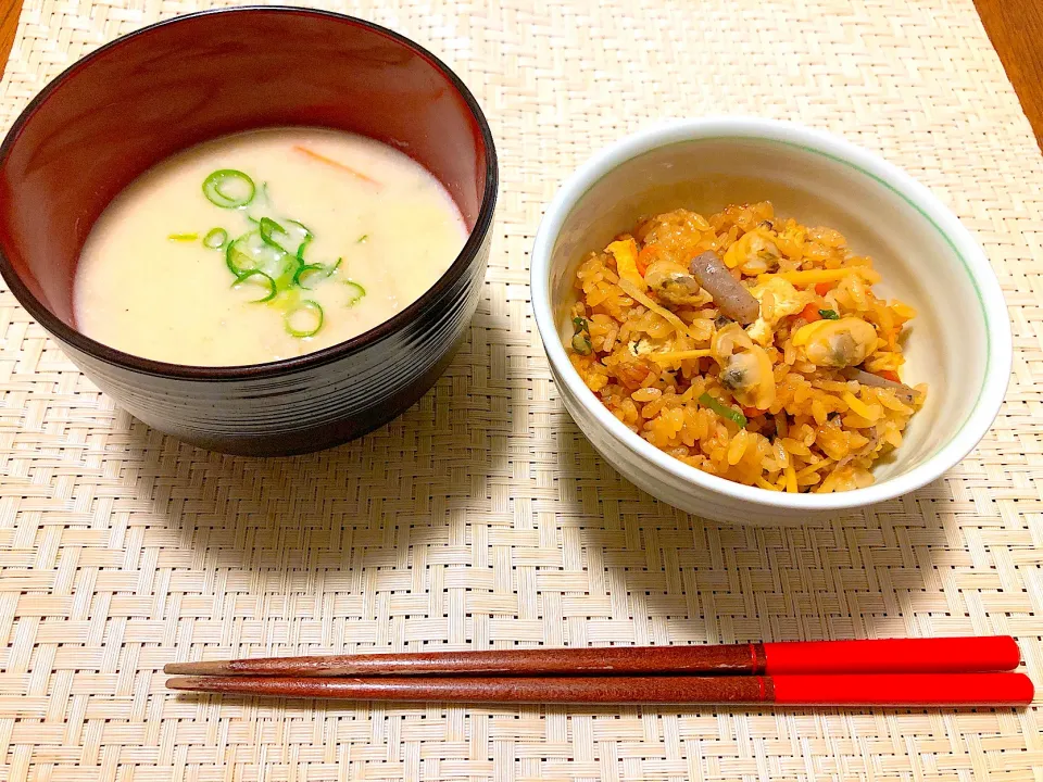 Snapdishの料理写真:レガーミさんの料理 豚肉と鮭の味噌粕汁|レガーミさん