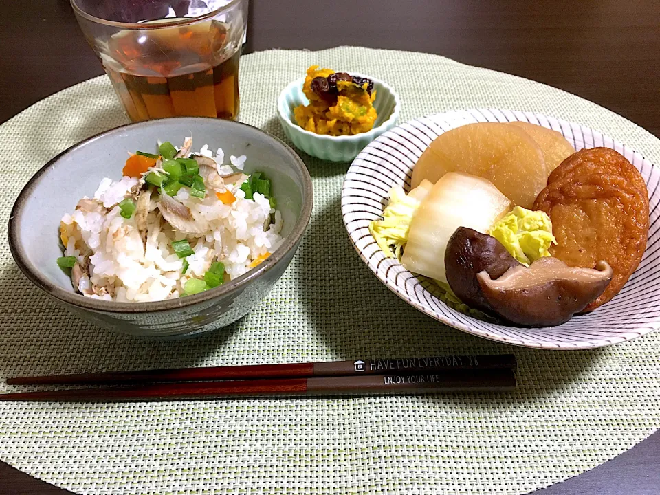 Snapdishの料理写真:さつま揚げと大根の煮物、ゴボウの炊き込みご飯|ちぐあささん