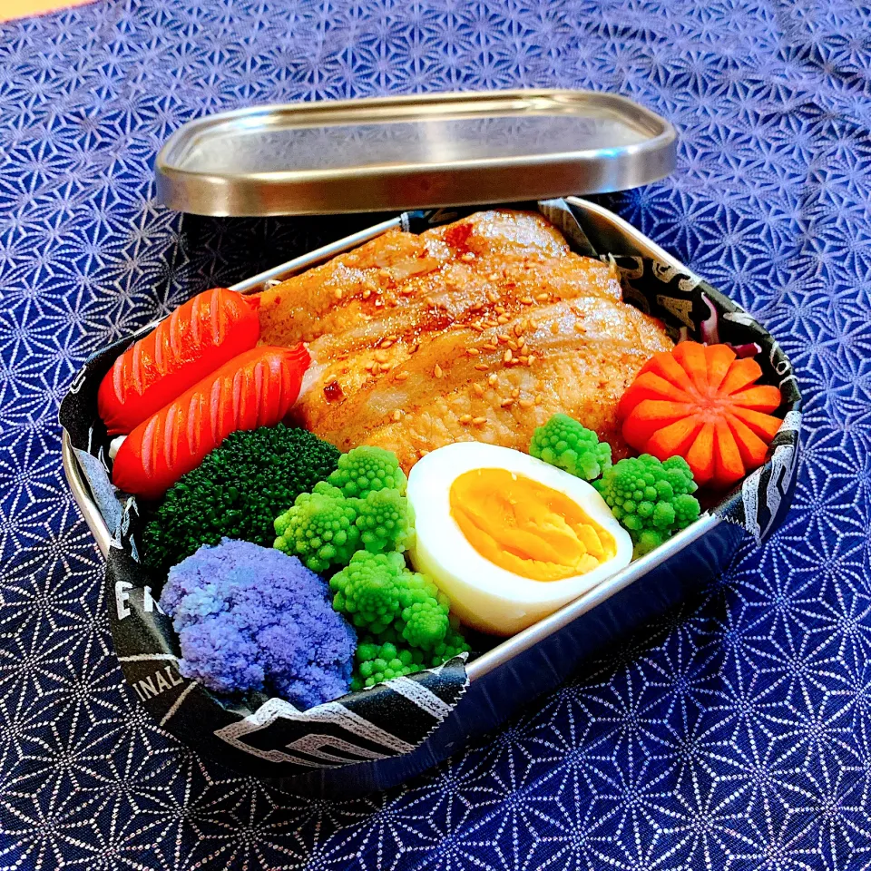 Snapdishの料理写真:豚の生姜焼きのっけ弁当✴︎|あやみんさん