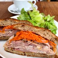 雑穀パンでハムラペサンド🥪☕️#まちのパーラー#パーラー江古田