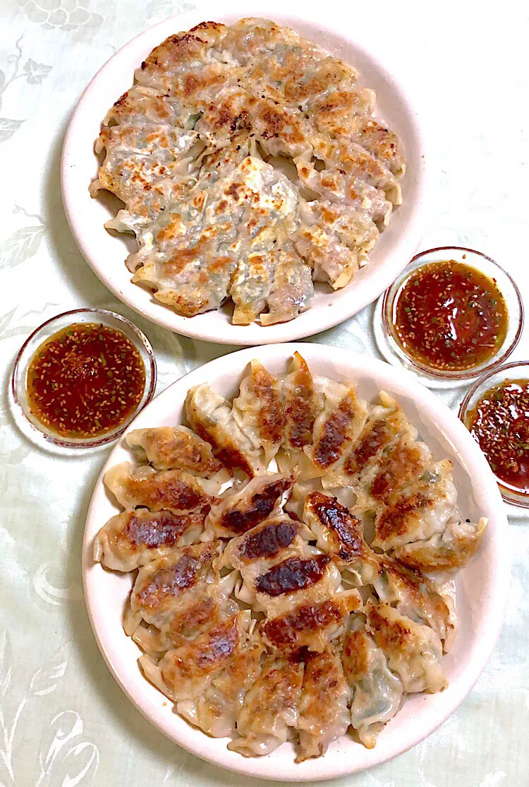 焼き餃子🥟50個！！ド〜ン🤗|ぽっちさん