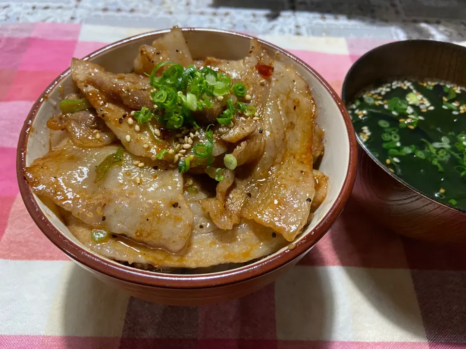 Snapdishの料理写真:イベリコ豚の豚バラ丼|ハルのただ飯さん