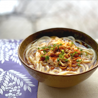 昼ごはん　もっさんさんのとぅるん♪なめこでおうどん