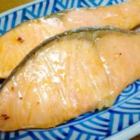 鮭の塩焼き🌸どUP脂ノリノリでふわふわ〜