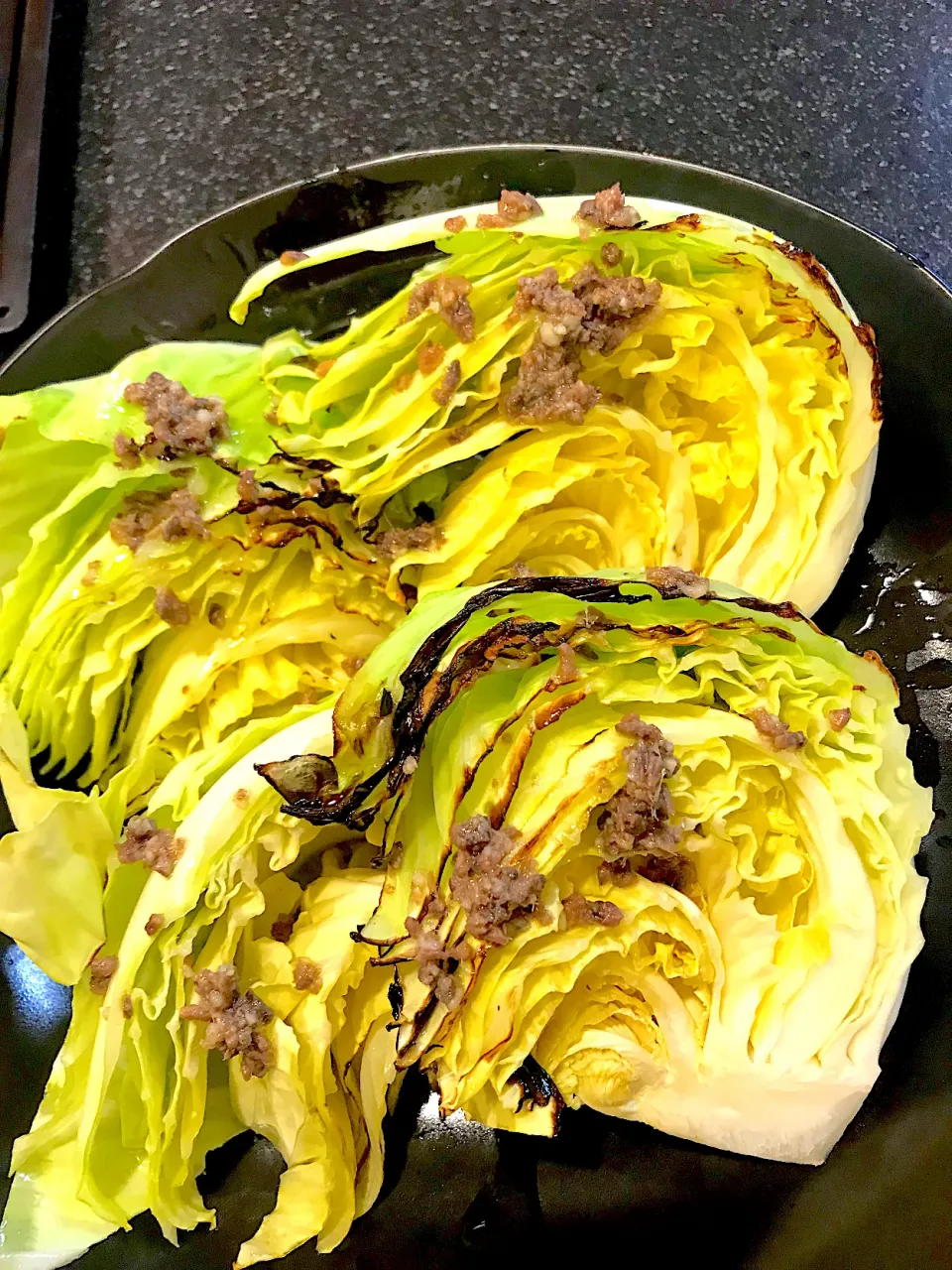 アンチョビ 焼きキャベツで|シュトママさん