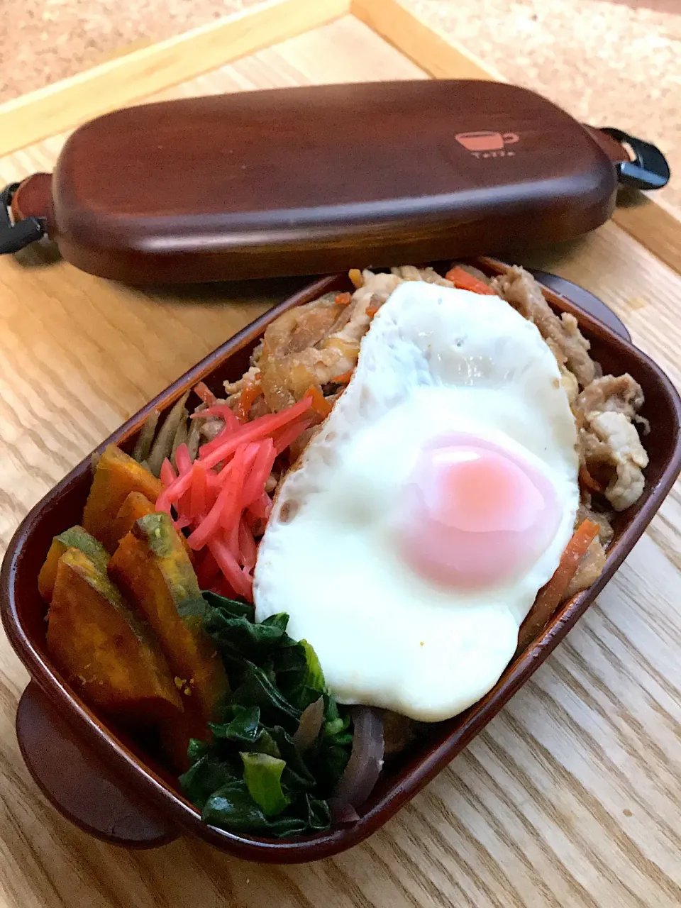 Snapdishの料理写真:豚丼弁当|二キィさん