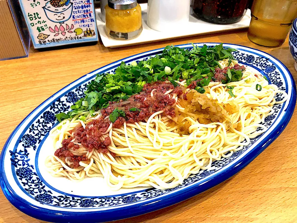 牛肉バン麺、ソース増し|buhizouさん