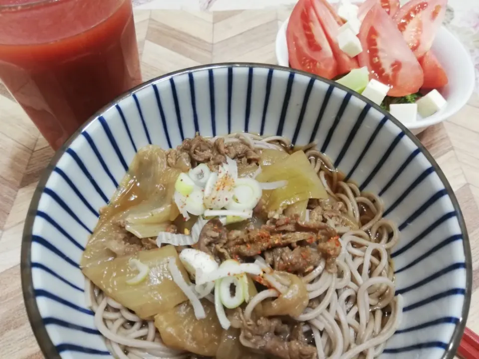 '20 1/24
今日のランチは牛丼だけどご飯じゃなくてそば😋|たえさん