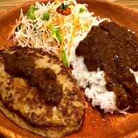 B.D.のレギュラーバーグディッシュランチ200gにちょいがけカリー🍛