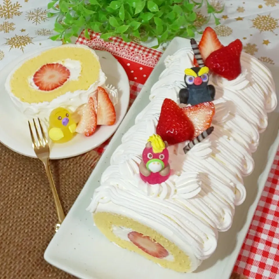 お土産に丸ごと苺🍓のロールケーキ|katsunさん