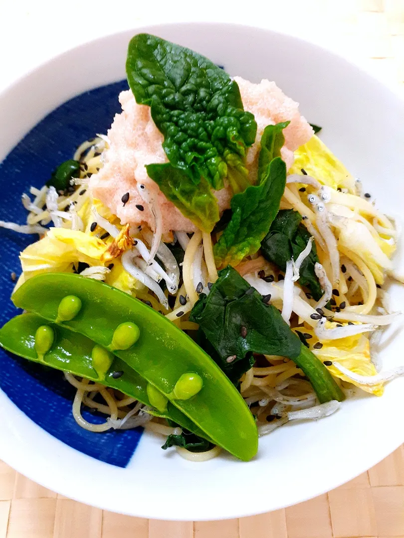 Snapdishの料理写真:🔷ちぢみほうれん草🍀と焼き白菜の欲張りな鱈子しらすパスタ🔷ほのかなバター醤油が隠し味🎵|@きなこさん