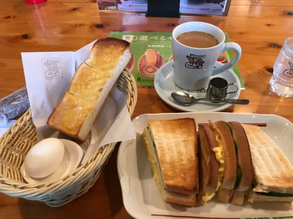 ミックストーストとコーヒー|手品先輩さん