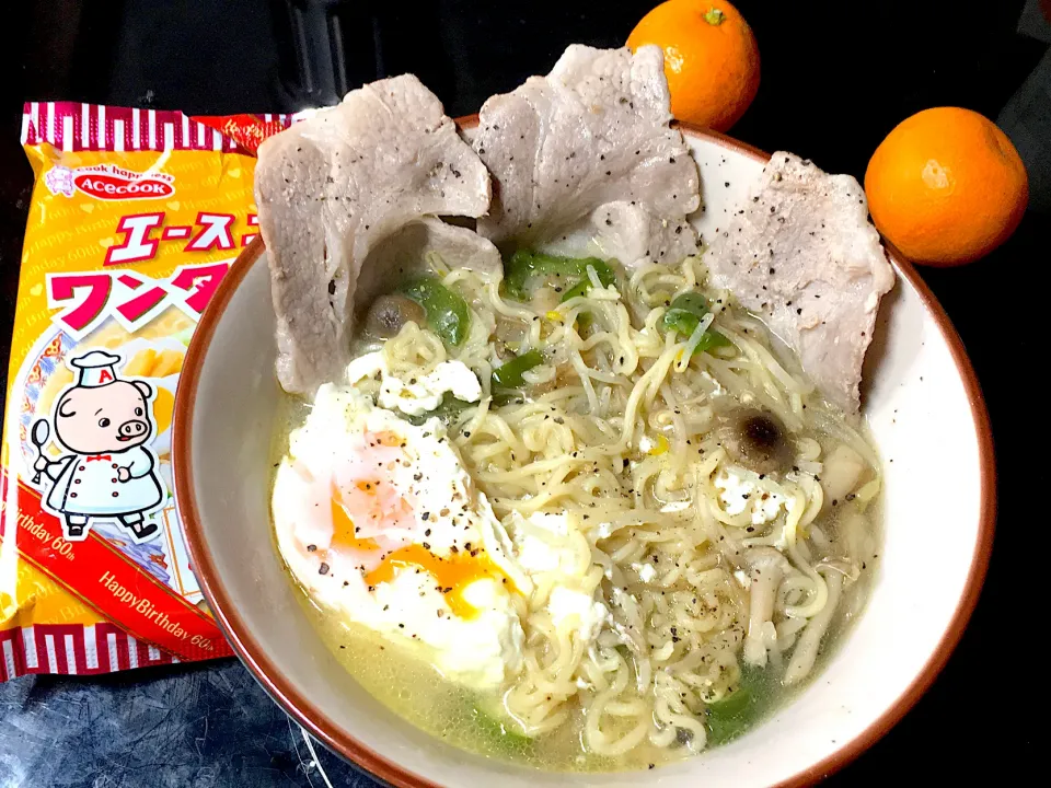 こぶたちゃんラーメン|すくらんぶるえっぐさん