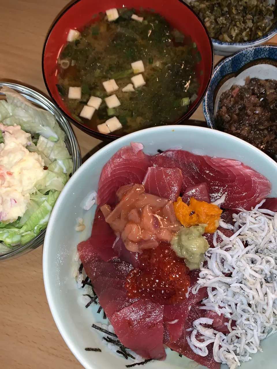 まぐろ漬け丼と京漬物|駄菓子屋さん