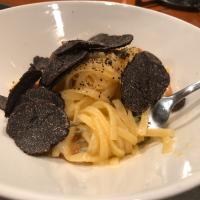 ローマ風カルボナーラ　黒トリュフ添え