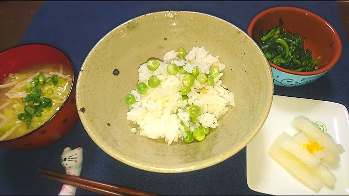 豆ご飯✴️  
  柚大根
  春菊のお浸し🌱|びせんさん