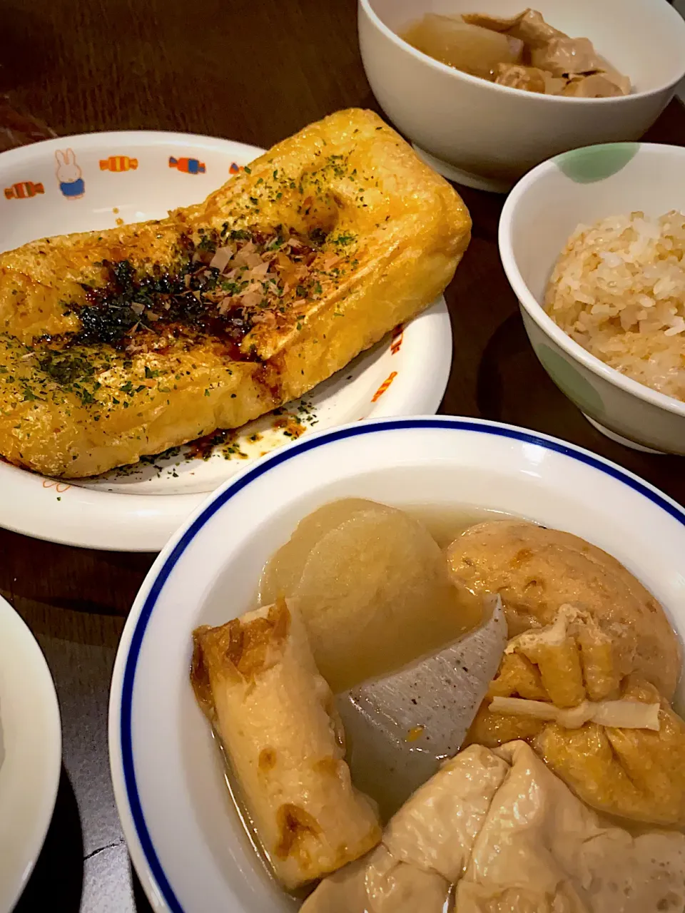 おでん🍢　大根　がんも　蒟蒻　竹輪　巾着　湯葉　焼き油揚げ|ch＊K*∀o(^^*)♪さん