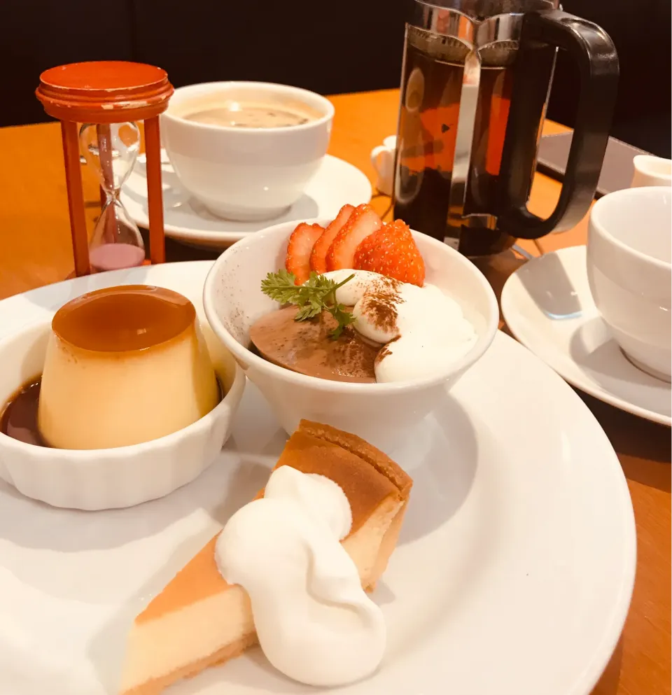 Snapdishの料理写真:ティータイム@Morozoff cafe|minipicnicさん