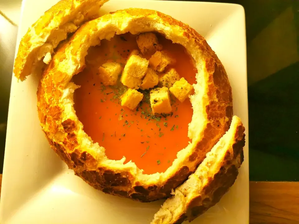 Tomato soup bread bowl|Half-baked Chefさん