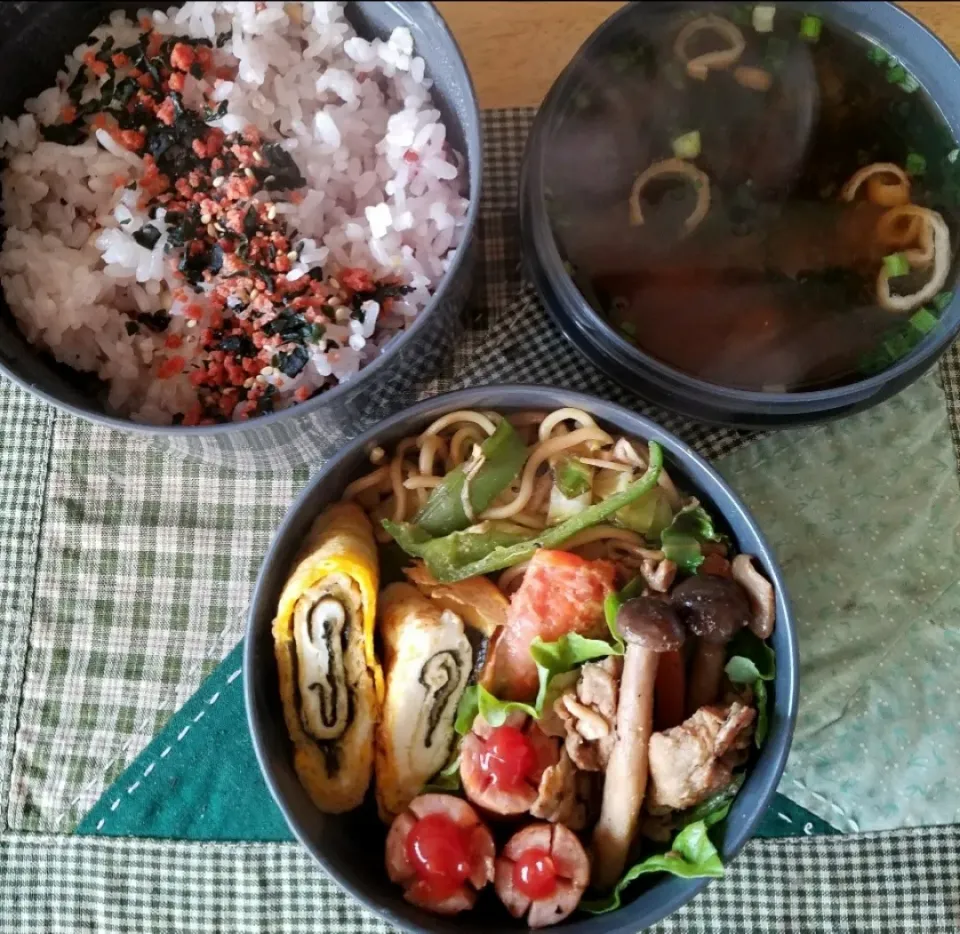 Snapdishの料理写真:丸型温かお弁当~🎵|ポロポロさん