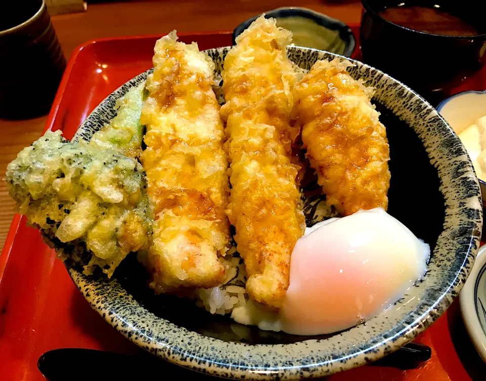 Snapdishの料理写真:厚切りとり天丼半熟卵のせ黒酢たれ|なお🅿️さん