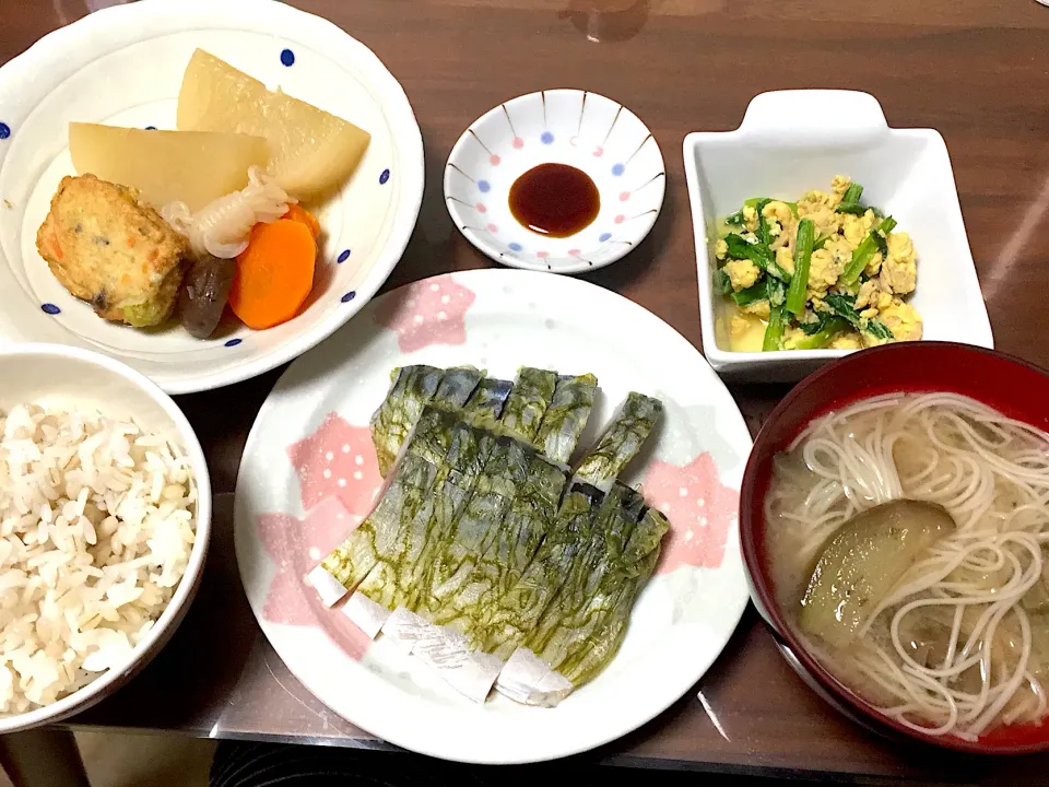 しめ鯖 なすの煮麺 小松菜とツナの卵炒め 煮物|おさむん17さん