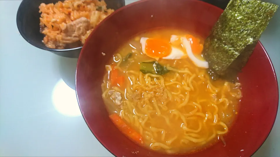 味噌ラーメンと豚キムチチャーハン|MAO___さん