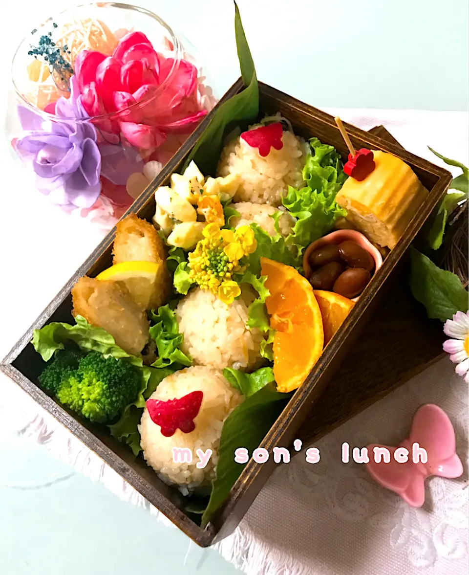 Snapdishの料理写真:炊き込みご飯おにぎり弁当|kotokotoさん