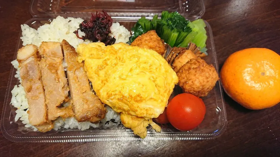 Snapdishの料理写真:豚の西京漬け弁当|りょーさん