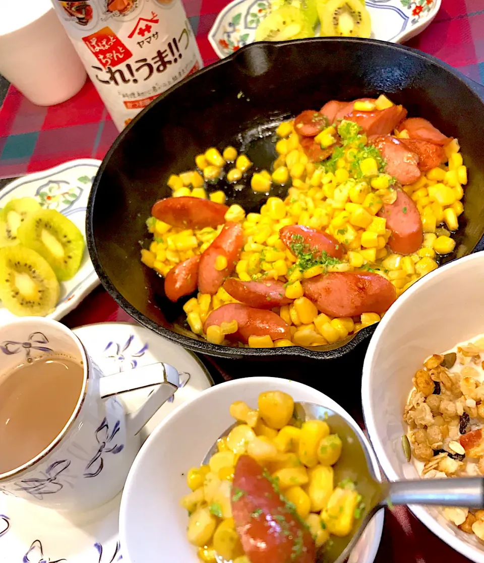 Snapdishの料理写真:これ！うま！！つゆを使って ガリバタコーン🌽炒め|シュトママさん